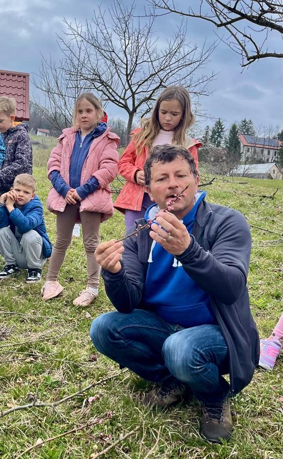 ŠOLSKI SADOVNJAK SE PREBUJA
